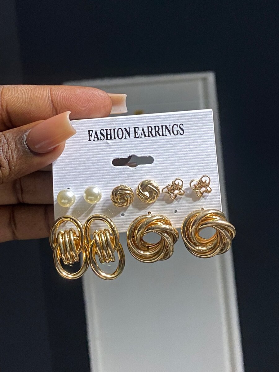 Earrings a set of 6