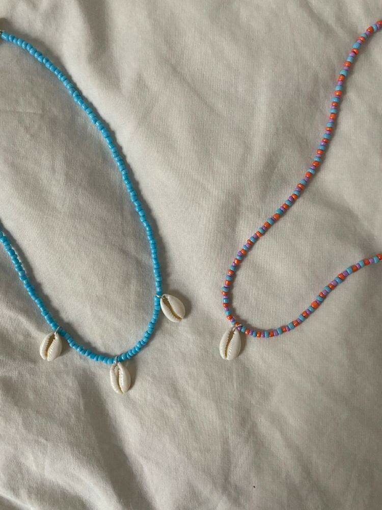 Colliers perles et coquillages