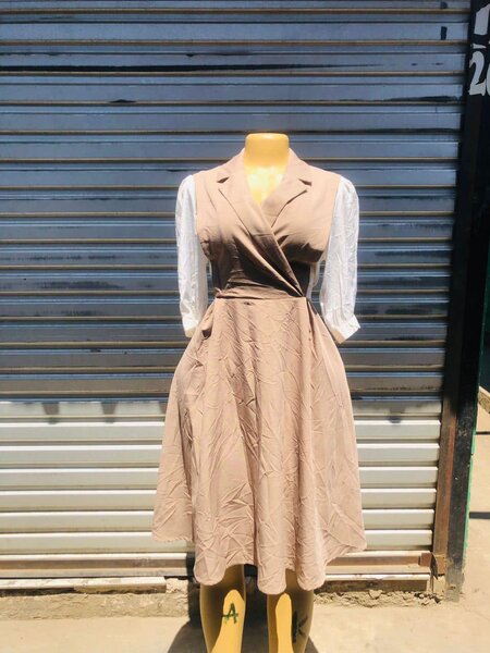 Beige suit dress with imitation sleeves