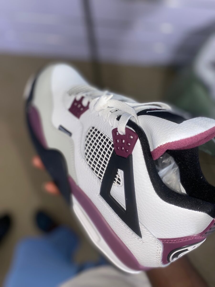 Jordan 4 PSG