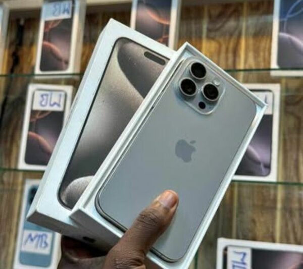 IPhone 15 pro max 256GO