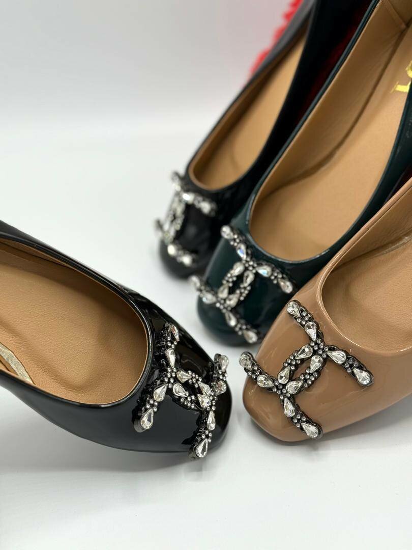 Flats shoes