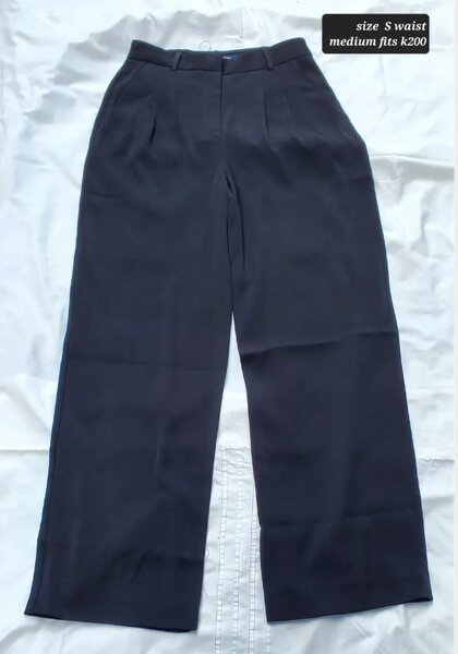Stylish women's pants black