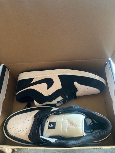 Air Jordan 1 Low (Nude)