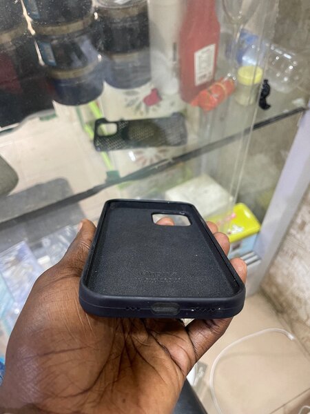 Coque iPhone 12 Silicone Noire