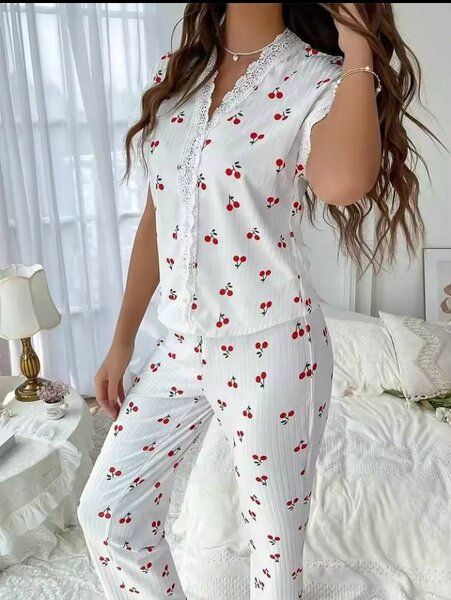 Pyjama en coton à cerises