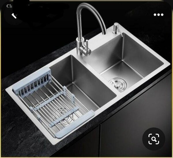 Armless kitchen sink