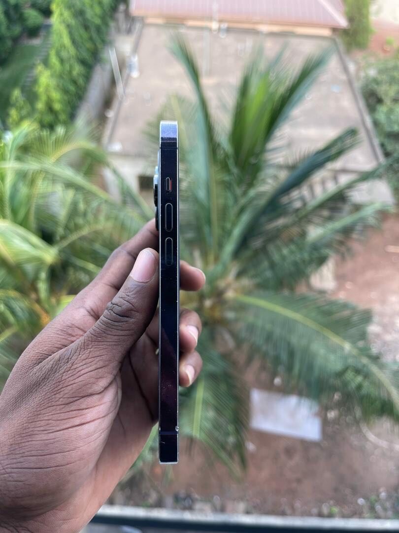 Esim locked iPhone 14pro 128gig, back crack swap allowed