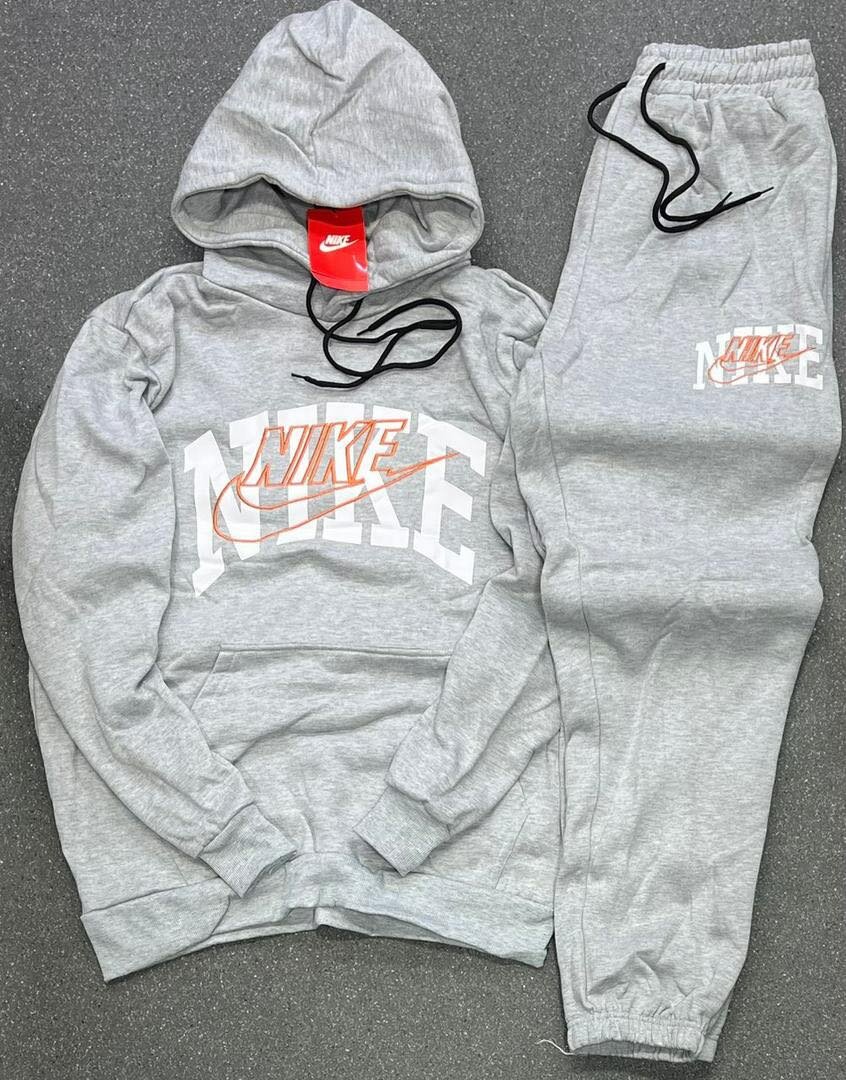 Ensemble de jogging Nike tendance