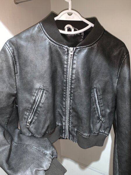 Кожаная куртка-бомбер под Zara