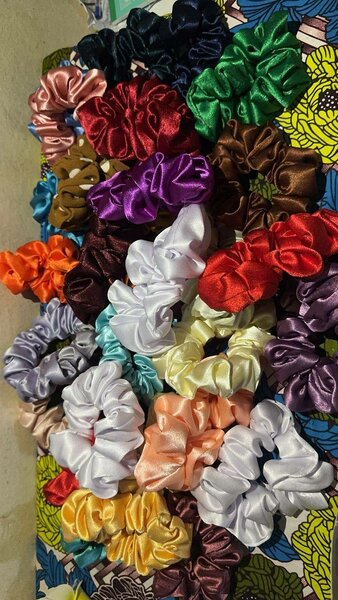 Chouchous en satin colorés