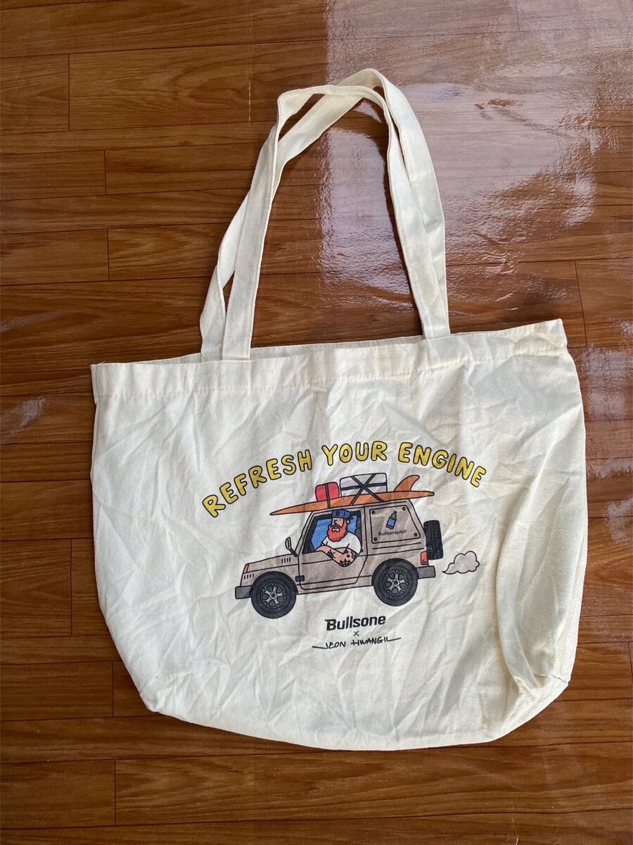 Tote bag