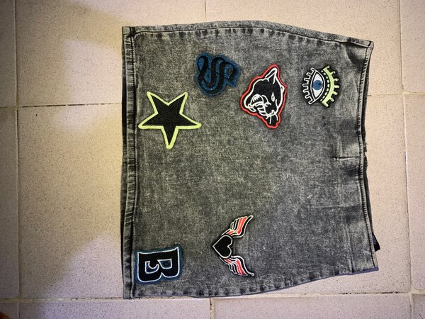 Jupe en jean patchs tendance