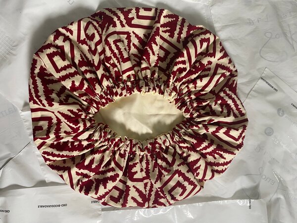 Bonnet mi-PAGNE-mi-SATIN (L)