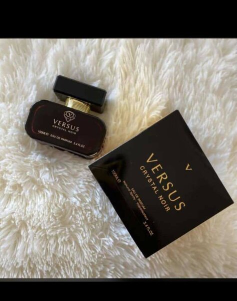 Parfum Versus Crystal Noir