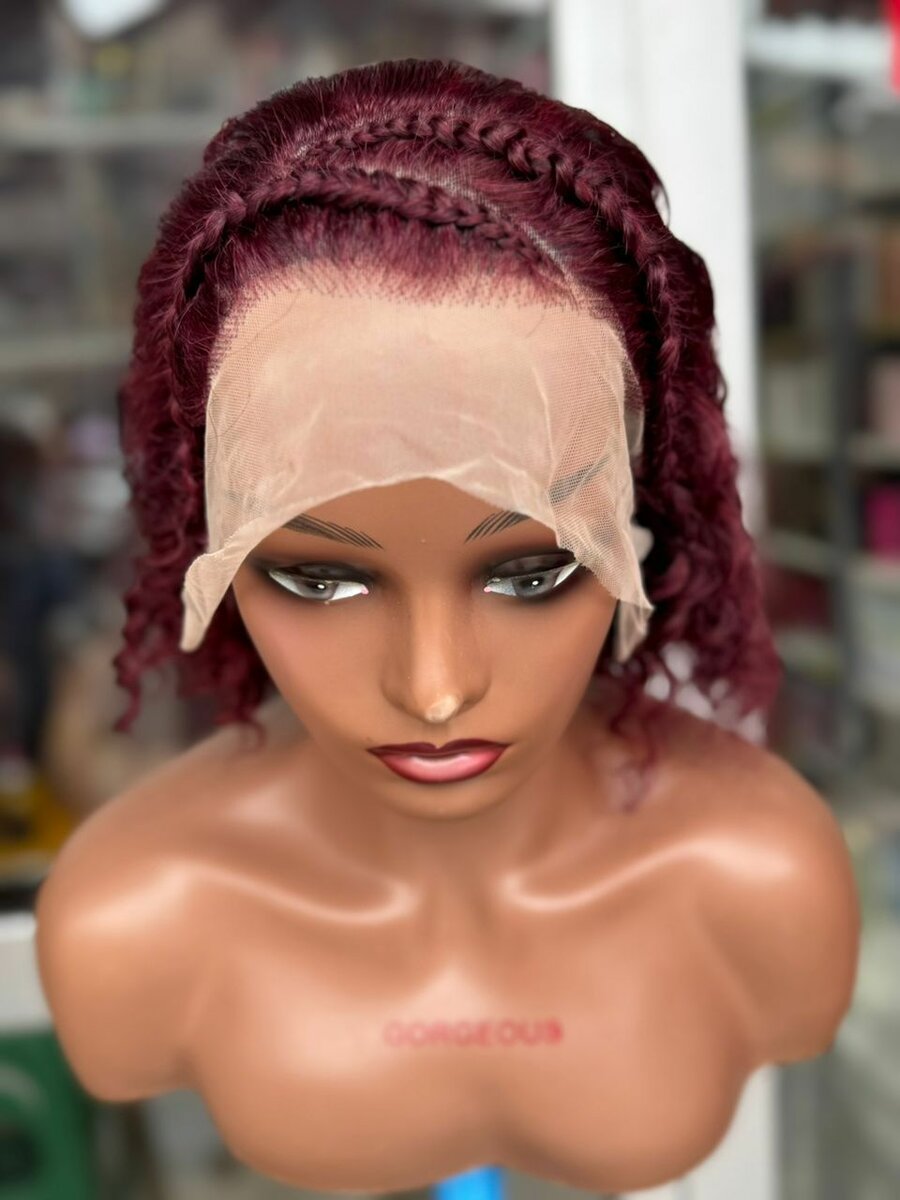 Perruque en dentelle bordeaux