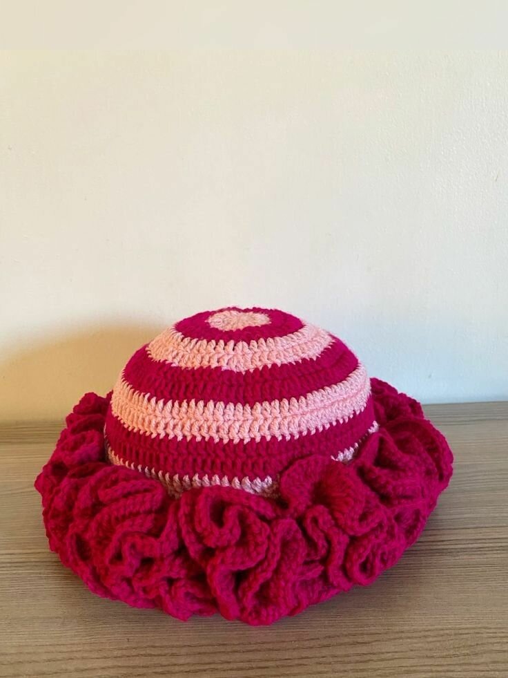 Crochet ruffle hat ( 2-tone)