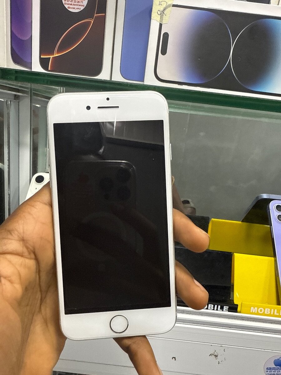 iPhone 7 simple 32gb quasi neufs