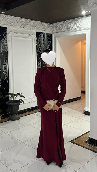 подчёркивает фигуру