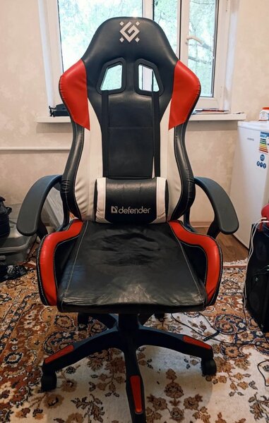 Игровое кресло Defender