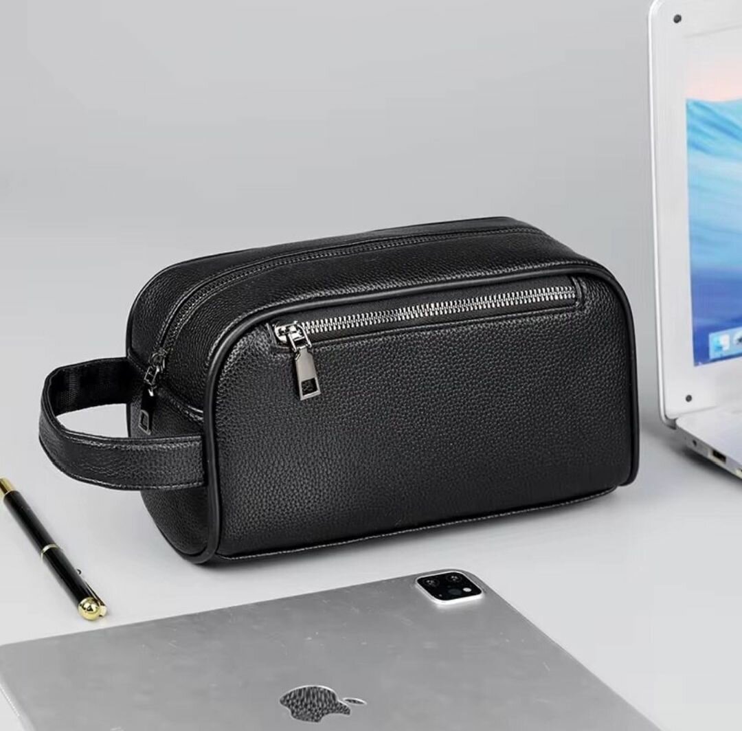 Trousse de Voyage en Cuir