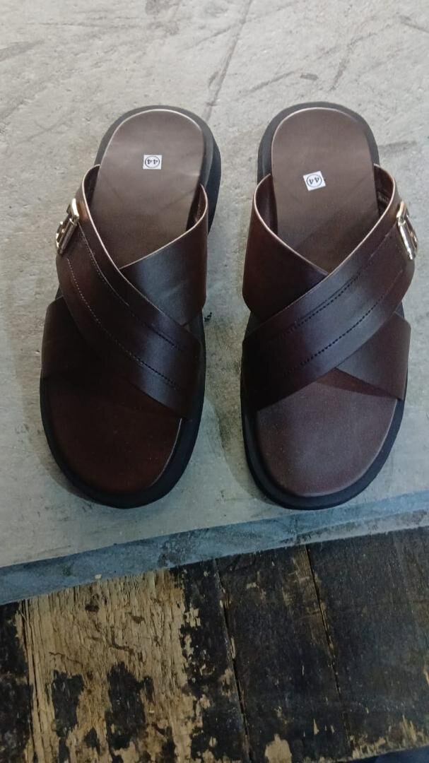 Sandales en cuir croisées