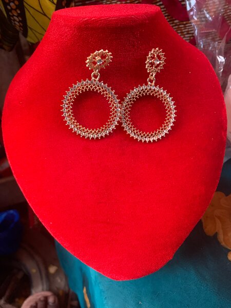 Boucles d'oreilles pendantes élégantes