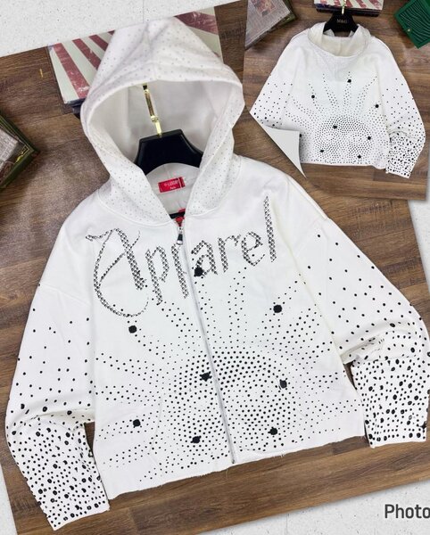 Veste à capuche blanche stylée