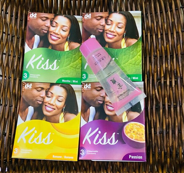 12 préservatifs + 1 lubrifiant