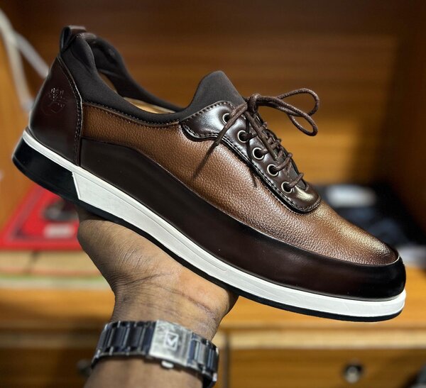 Chaussures élégantes en cuir homme