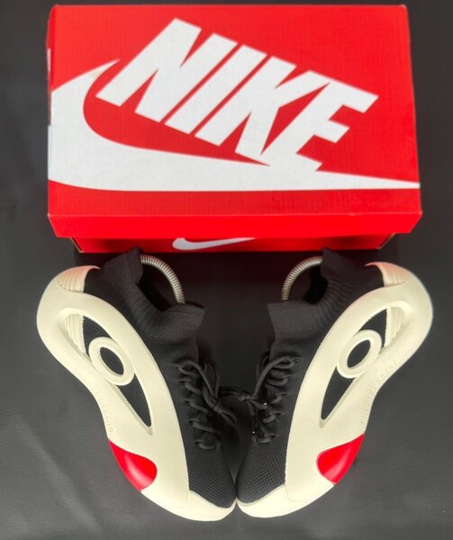 Chaussures Nike Futuristes