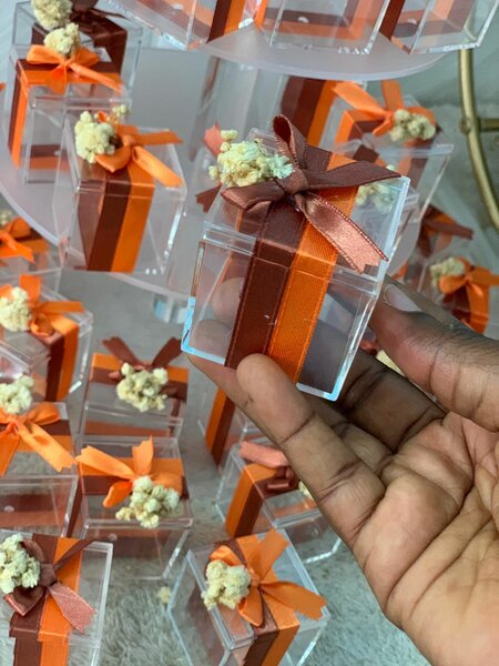 Boîte à dragées en verre décorée