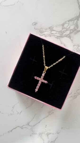 Collier croix dorée strass