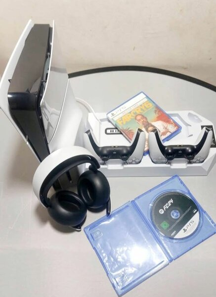 Console PS5 avec jeux et accessoires