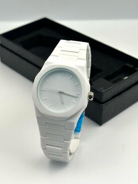 Montre unisexe colorée moderne