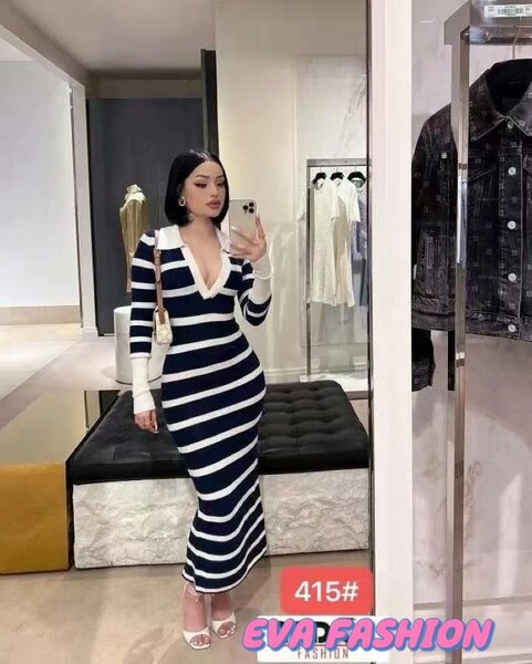 Robe Longue Rayée Élégante