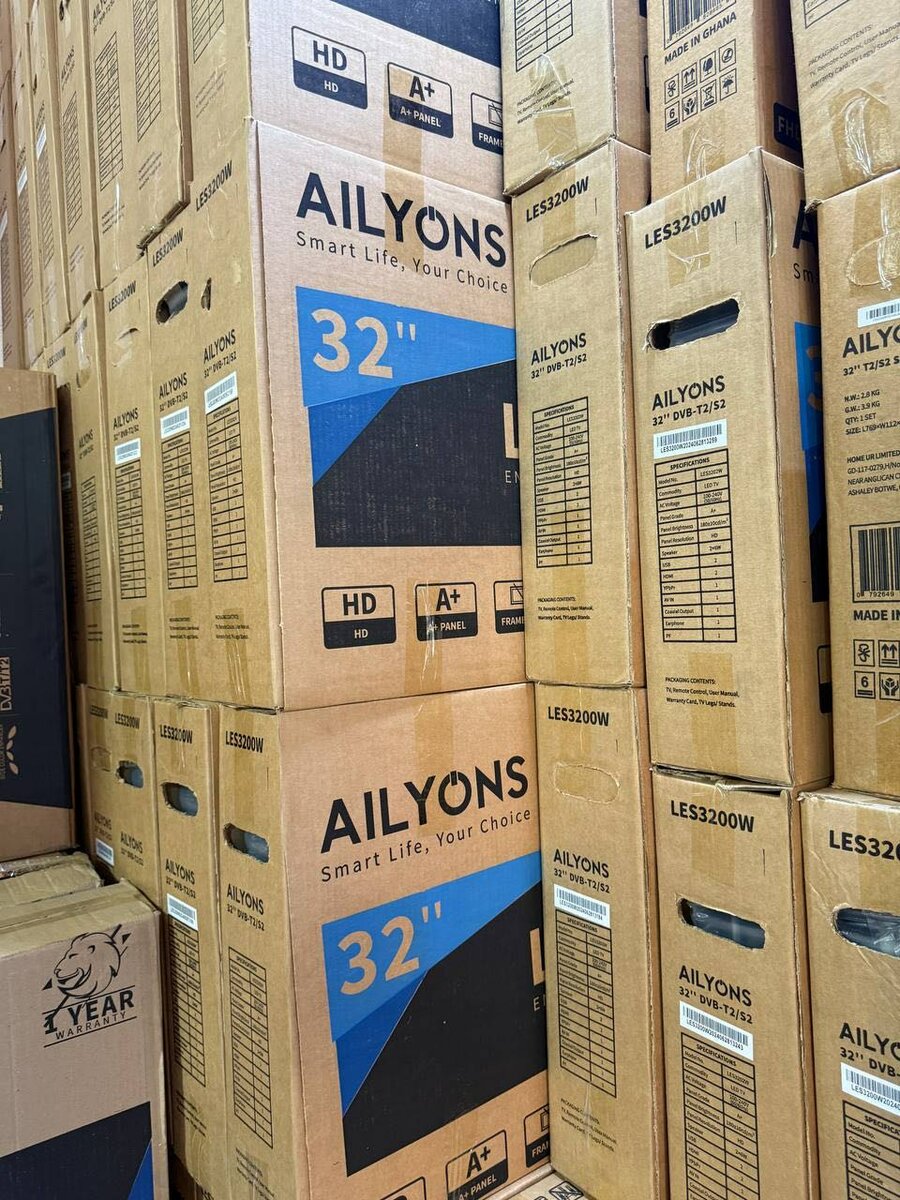 AILYONS 32 inches HD Digital Satellite LED Tv