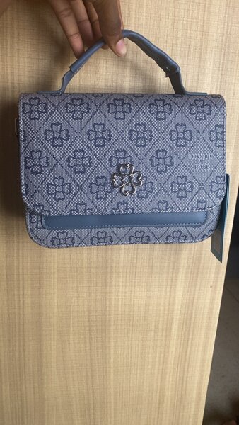 Sacoche élégante à fleurs