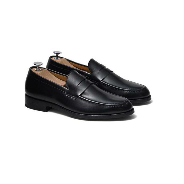 Mocassins en cuir noir élégants