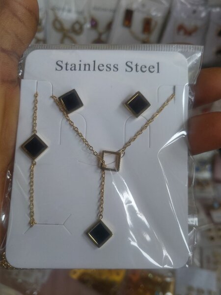 Parure élégante en acier inoxydable