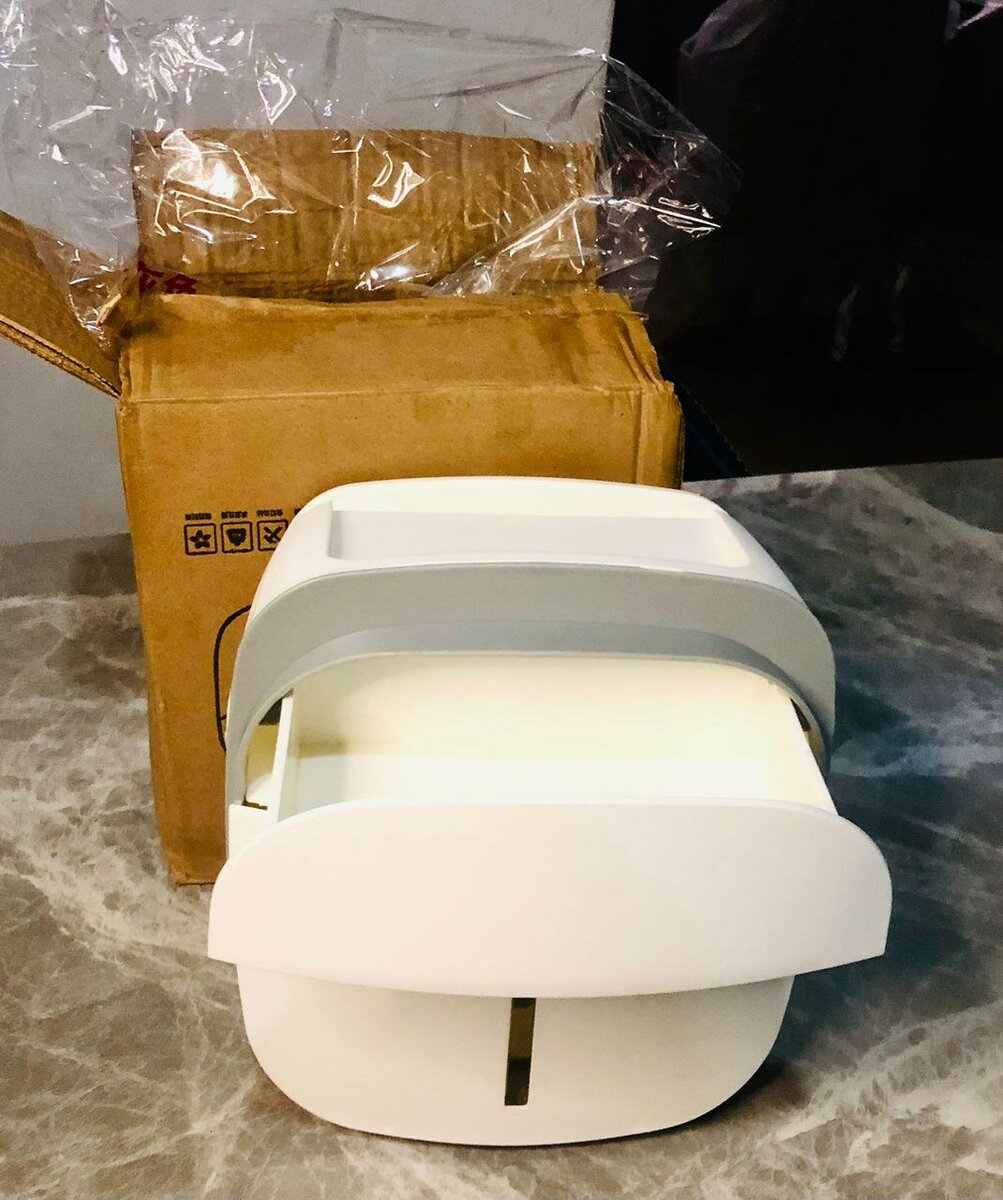 Tissues storage holder