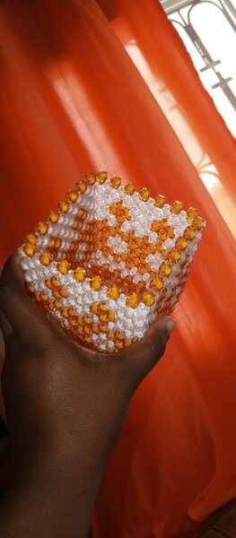 Porte bic en perles élégant