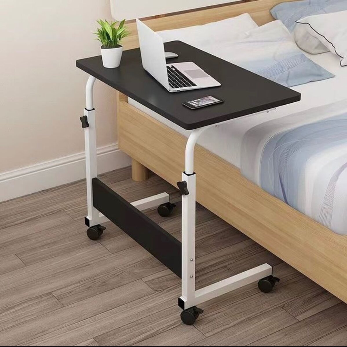 ADJUSTABLE TABLE WITH TABLET SLOT