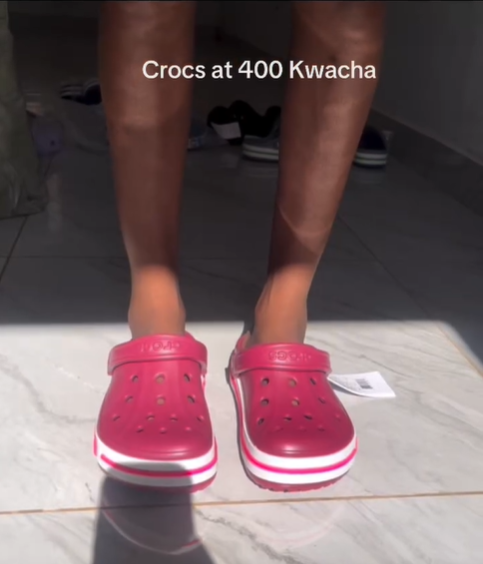 crocs pink