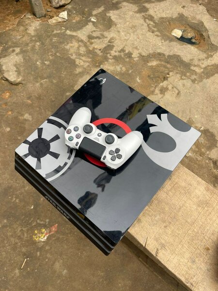 PS4 PRO ( cracké)