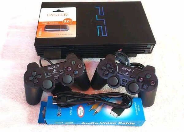 Console PS2 avec accessoires