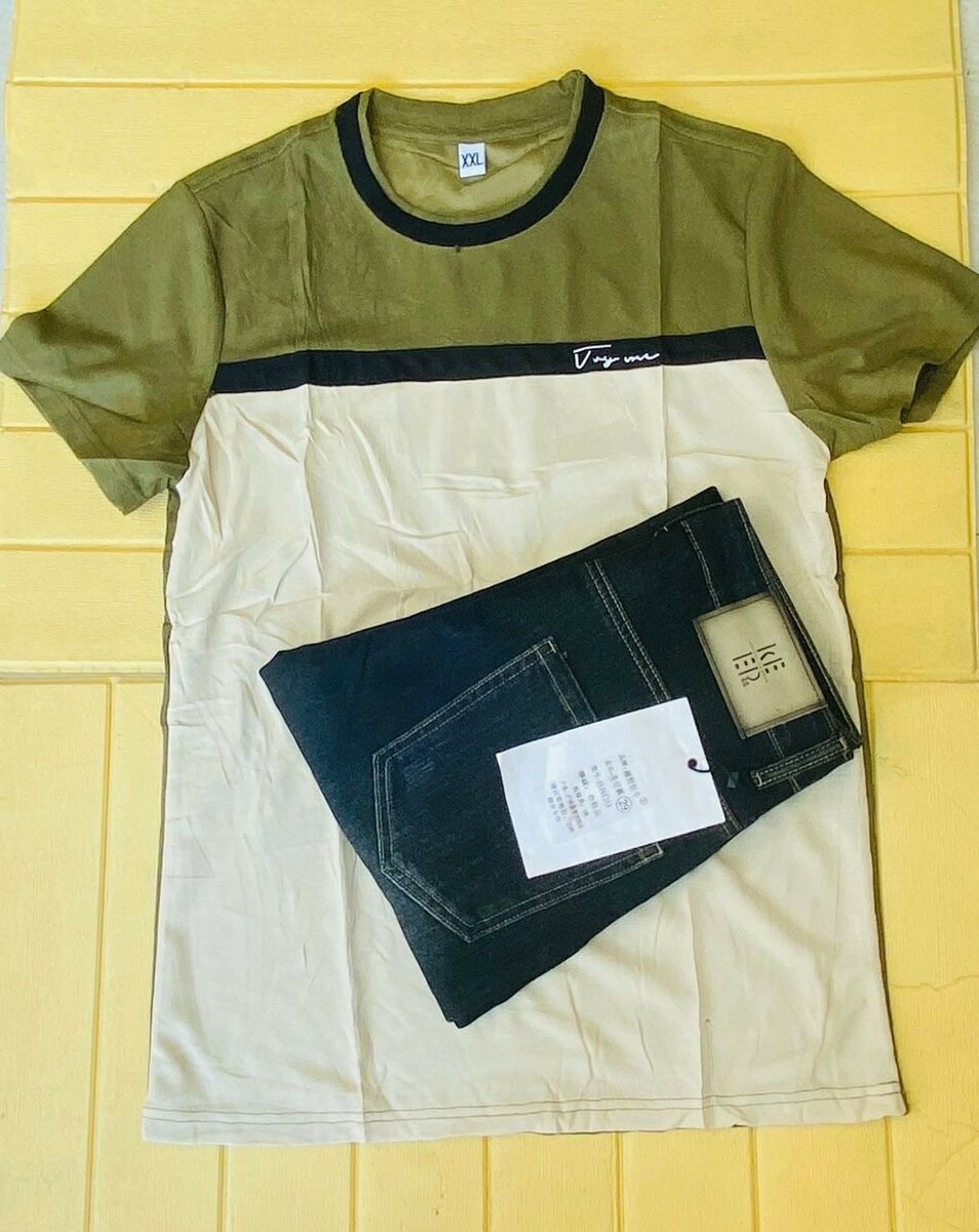 Combo T-shirt and jeans