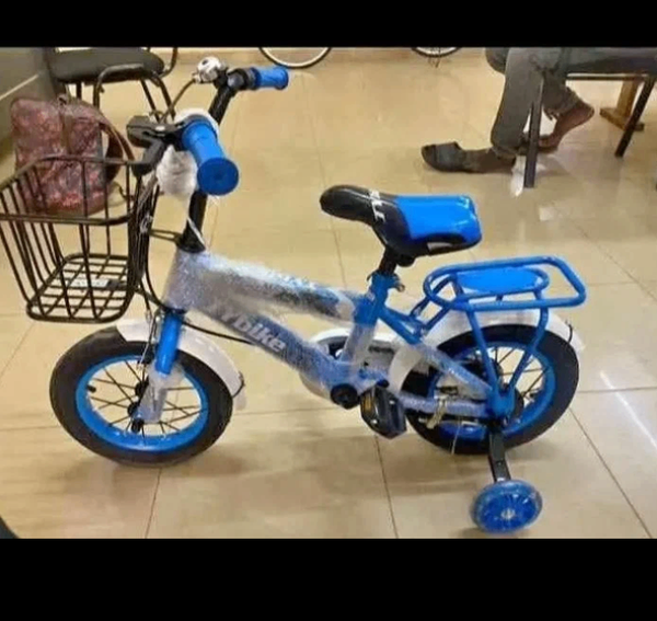Vélo enfant avec stabilisateurs