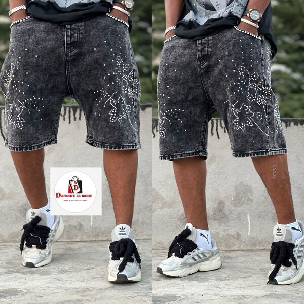 Short en jean noir clouté