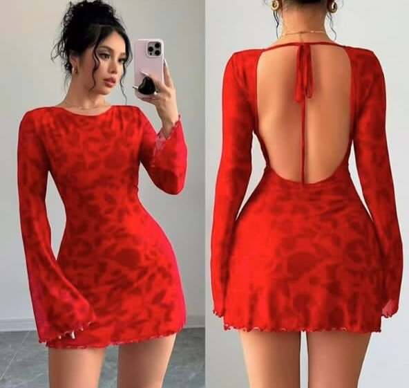 Robe rouge décolleté dos